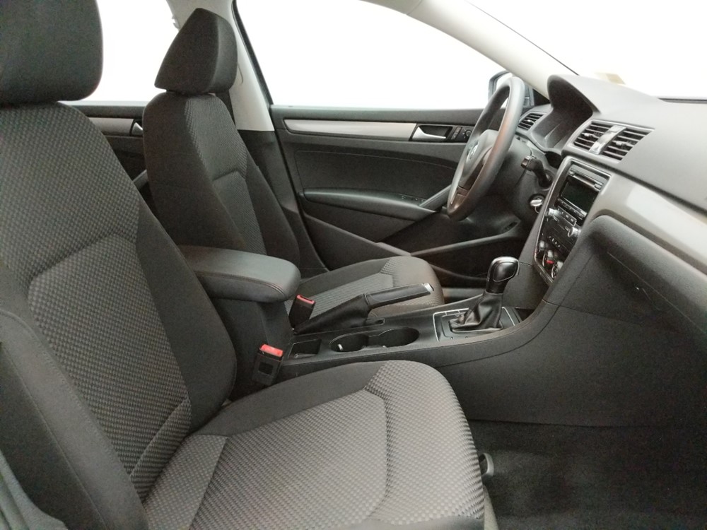 2015 Volkswagen Passat - Passenger Front Seat