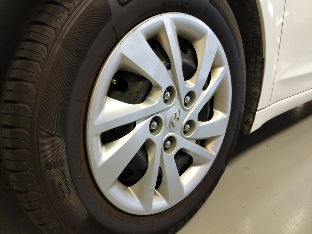 2017 Hyundai Elantra - Wheel