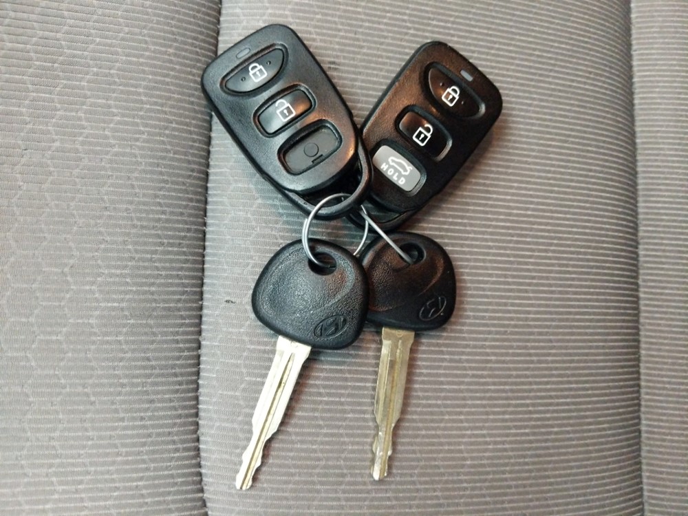 2017 Hyundai Elantra - Keys