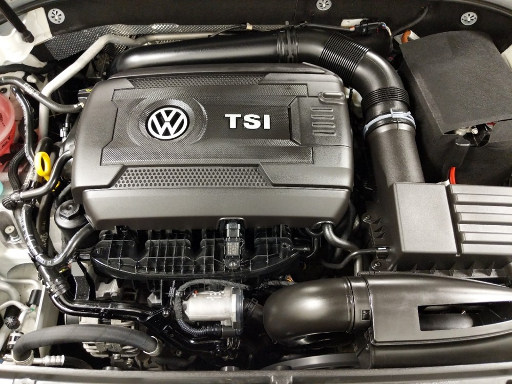 2015 Volkswagen Passat - Engine