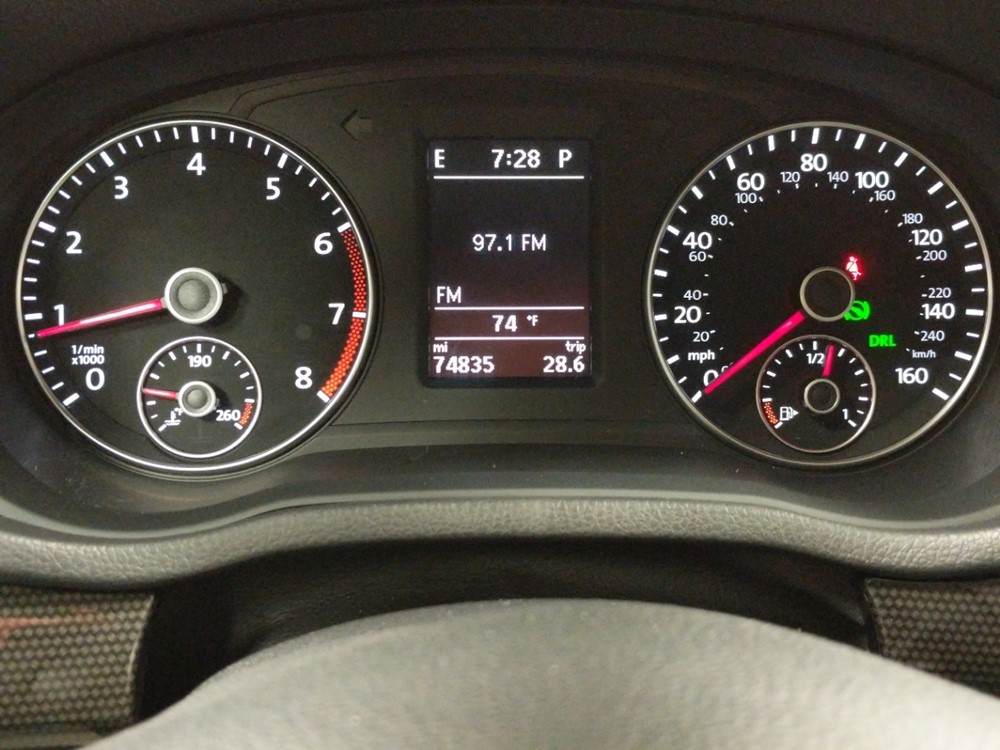 2015 Volkswagen Passat - Odometer Close Up