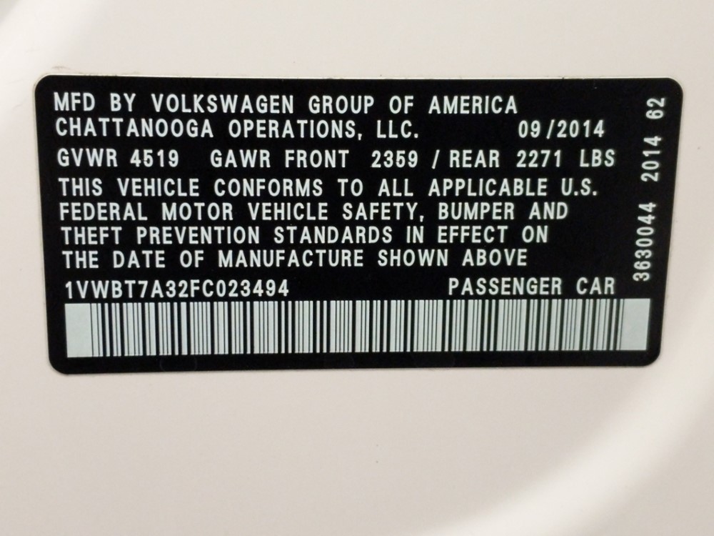 2015 Volkswagen Passat - VIN Plate