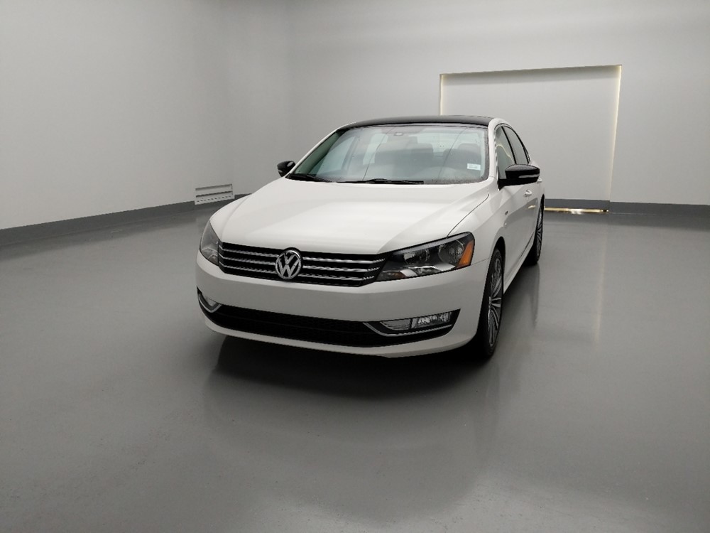 2015 Volkswagen Passat - Driver Front Hood