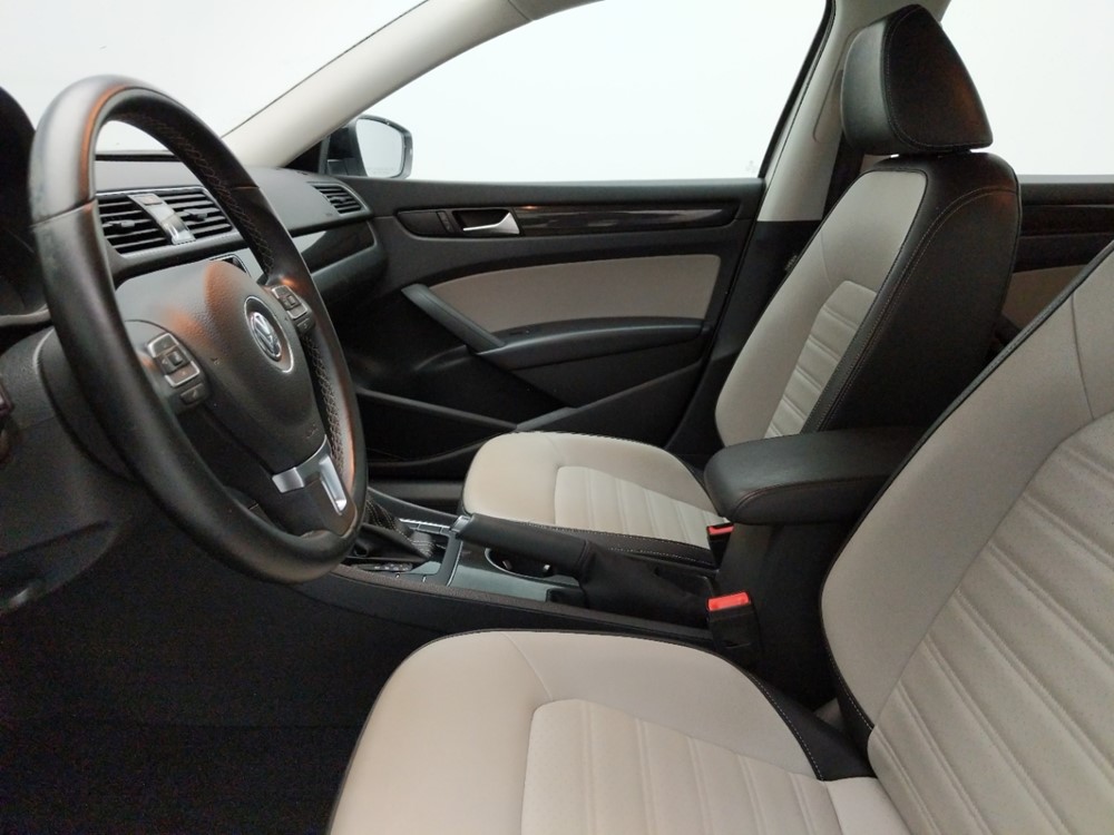 2015 Volkswagen Passat - Driver Front Seat