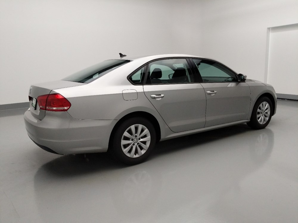 2014 Volkswagen Passat - Passenger Rear Side