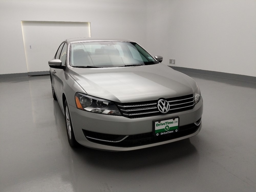 2014 Volkswagen Passat - Passenger Front Hood