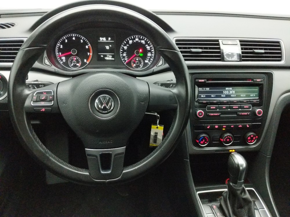 2014 Volkswagen Passat - Driver Dash