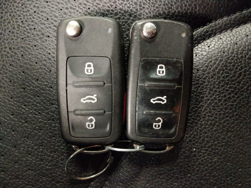 2014 Volkswagen Passat - Keys