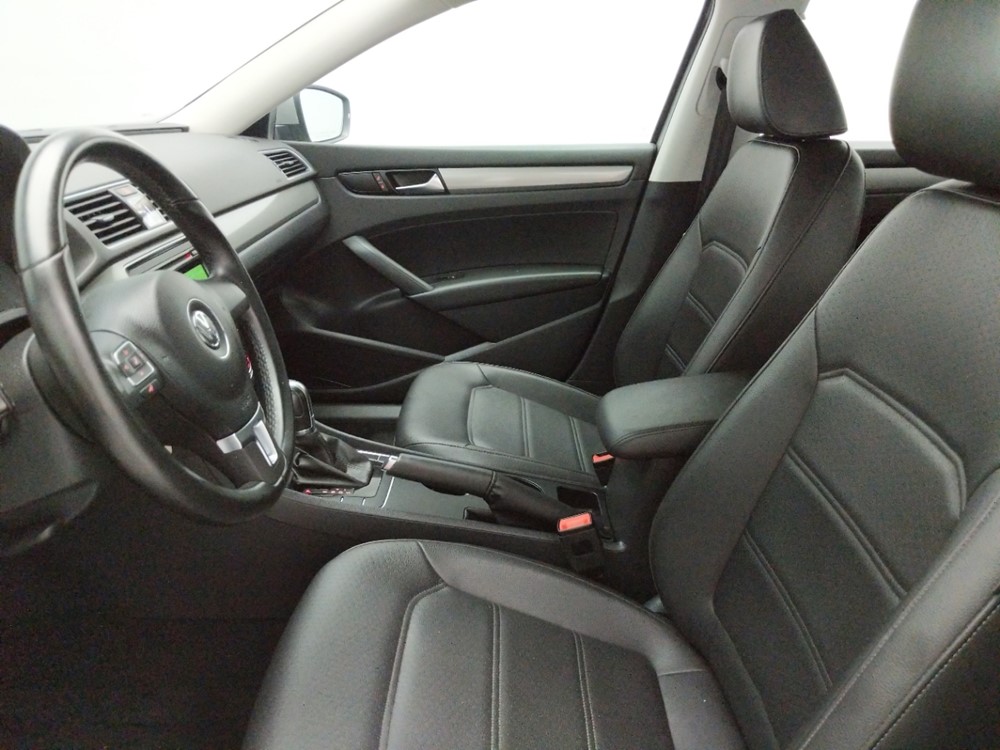 2014 Volkswagen Passat - Driver Front Seat