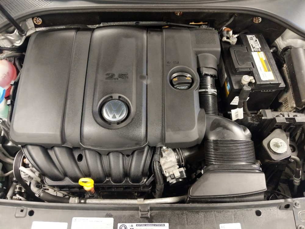 2014 Volkswagen Passat - Engine