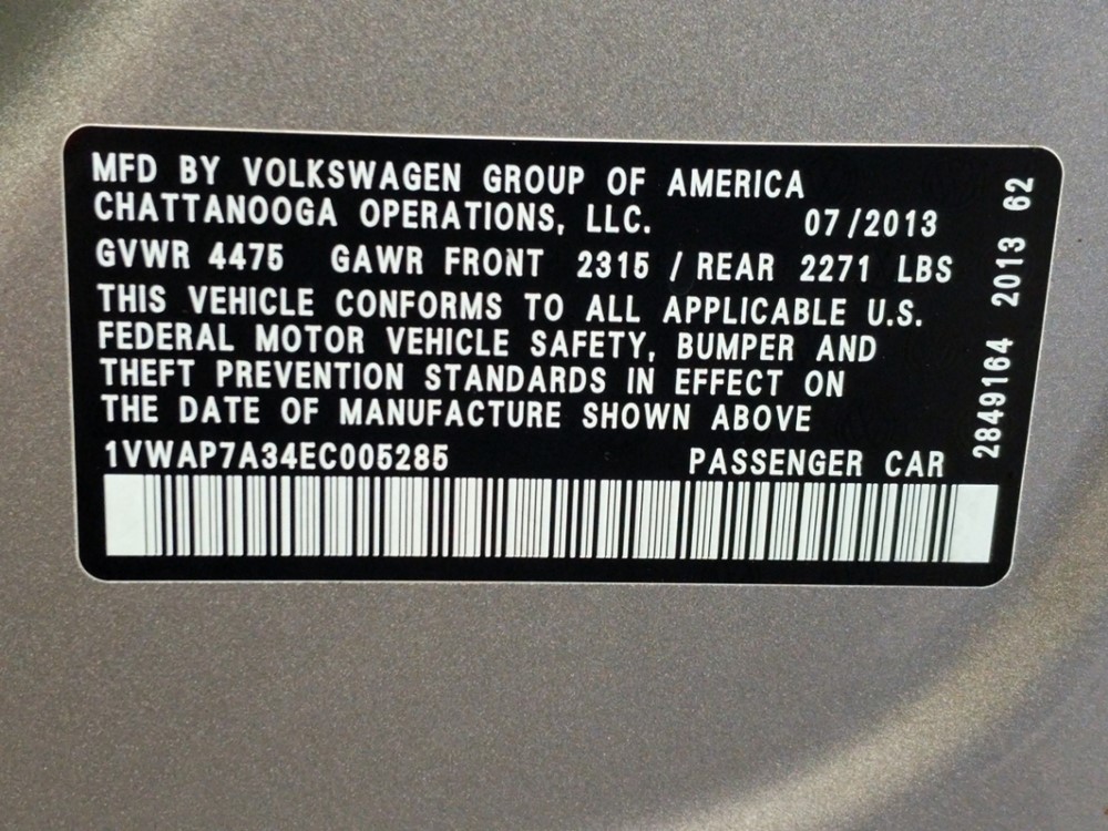 2014 Volkswagen Passat - VIN Plate