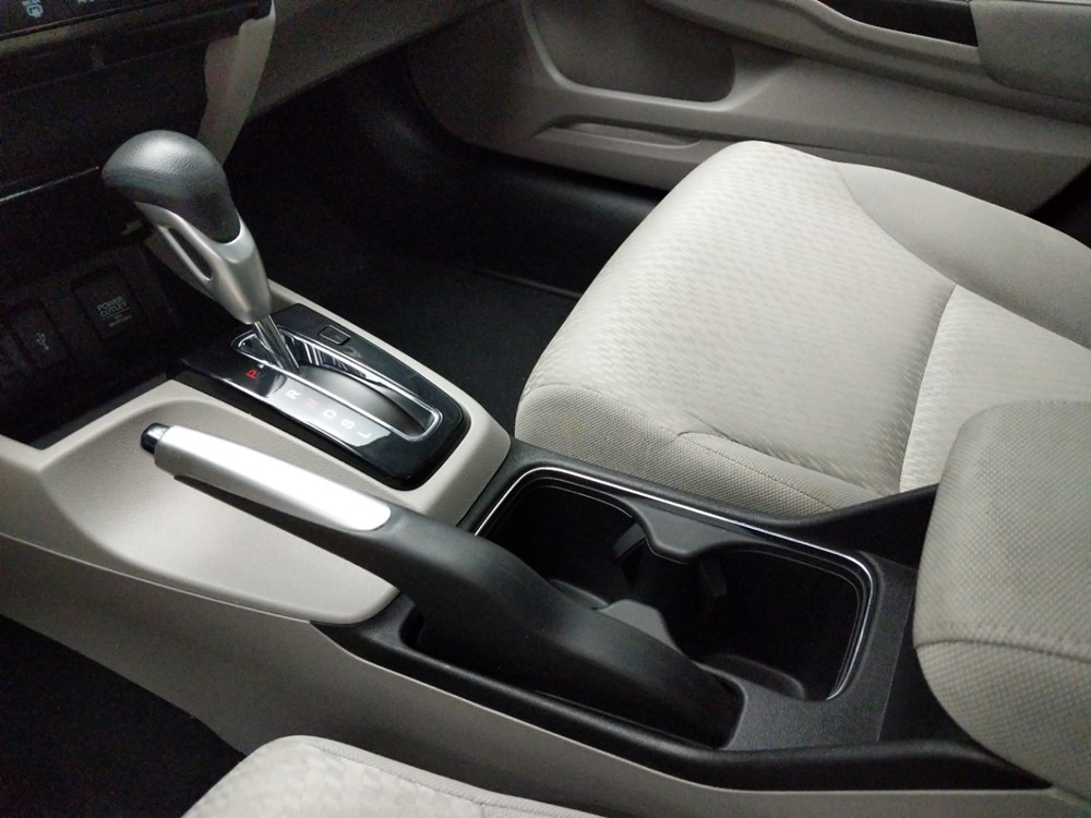 2015 Honda Civic - Center Console/Cup Holders