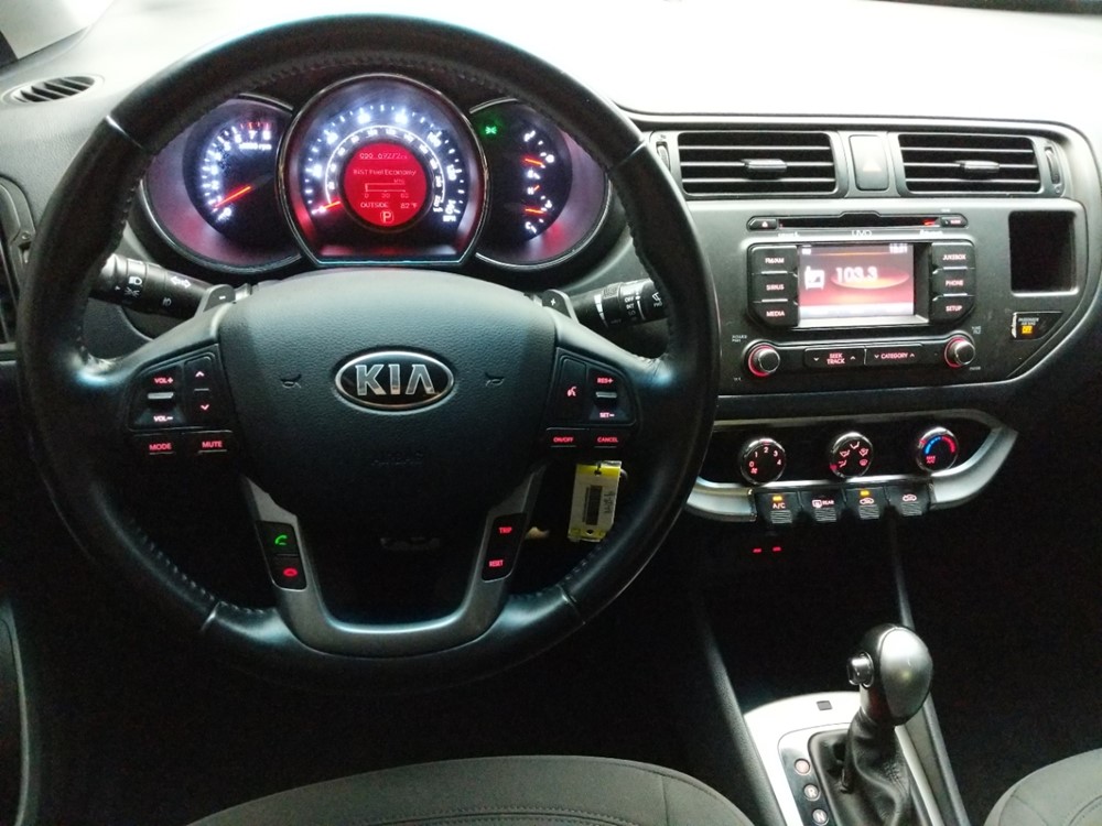 2015 Kia Rio - Driver Dash