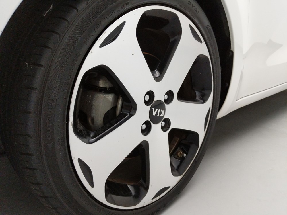 2015 Kia Rio - Wheel
