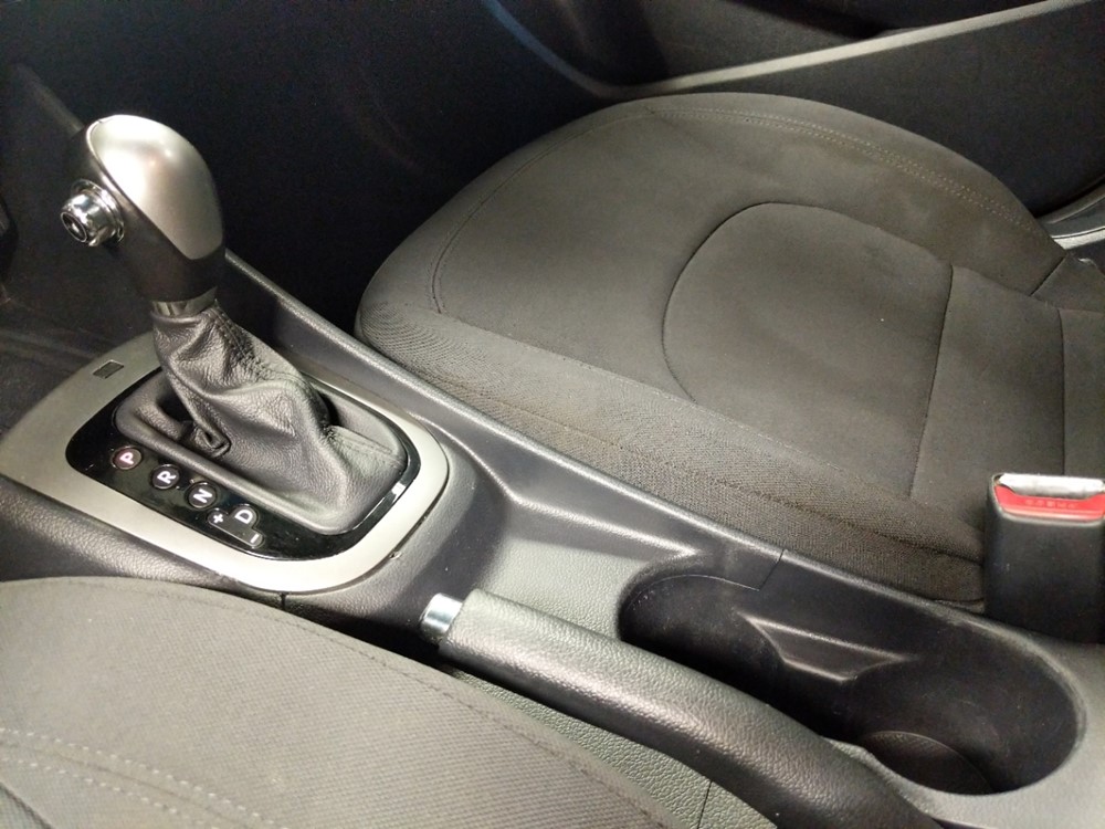 2015 Kia Rio - Center Console/Cup Holders