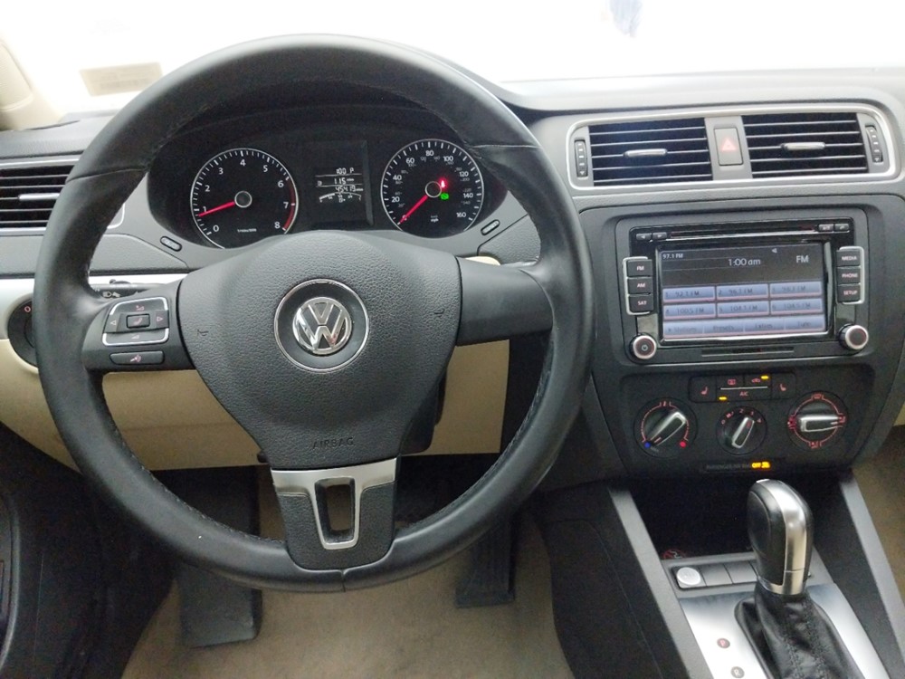 2014 Volkswagen Jetta - Driver Dash