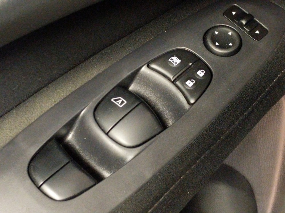 2015 Nissan Pathfinder - Driver Power Windows/Lock Control