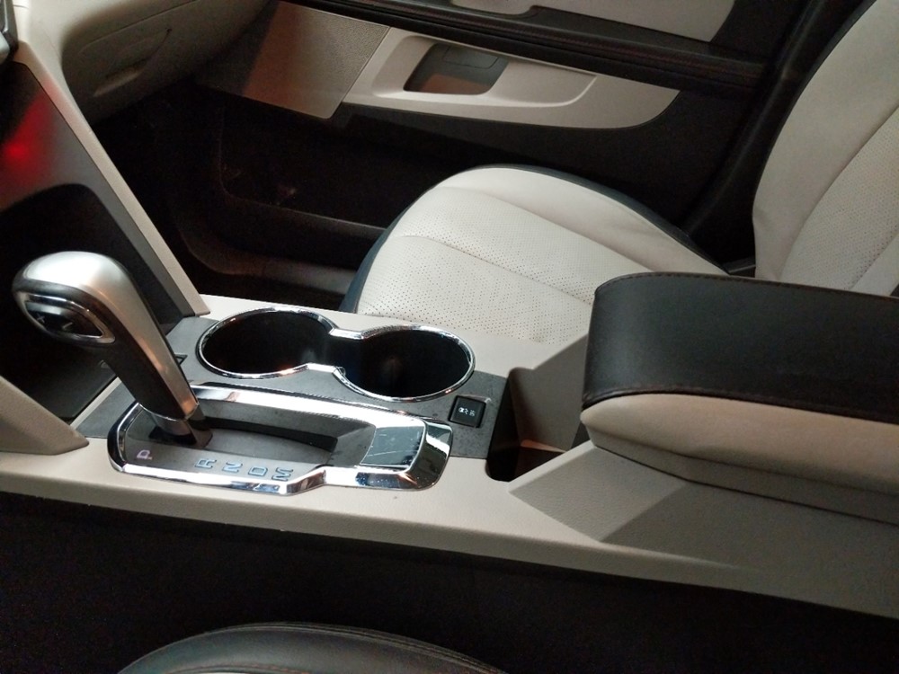 2014 Chevrolet Equinox - Center Console/Cup Holders