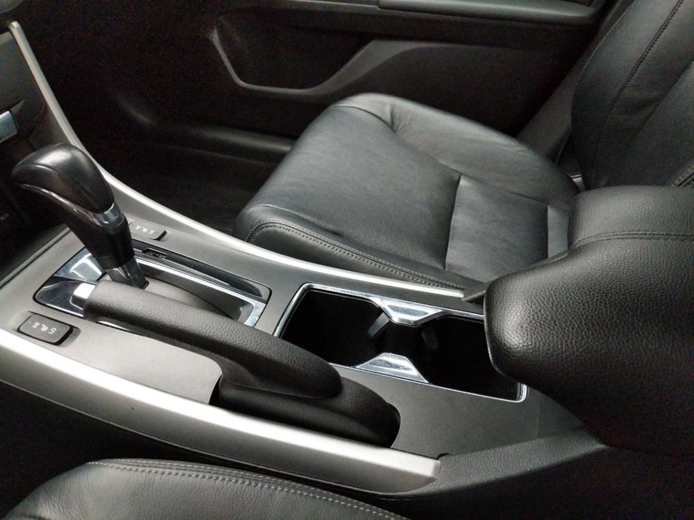 2015 Honda Accord - Center Console/Cup Holders
