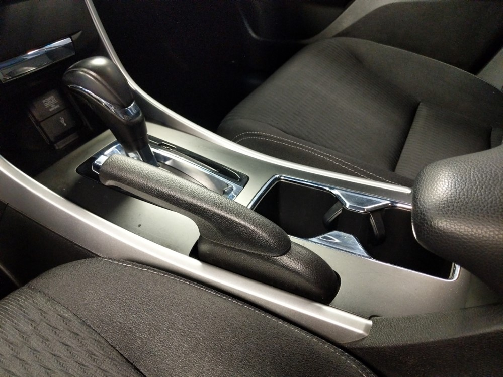 2013 Honda Accord - Center Console/Cup Holders