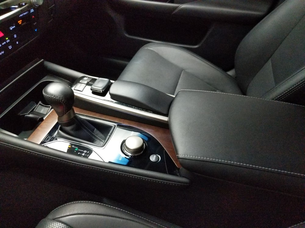 2015 Lexus GS 350 - Center Console/Cup Holders