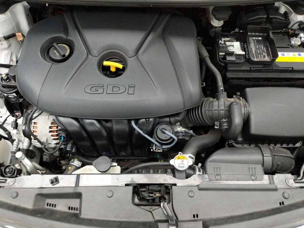 2017 Hyundai Elantra - Engine
