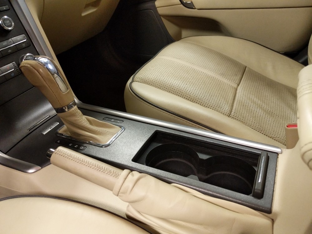 2012 Lincoln MKZ - Center Console/Cup Holders