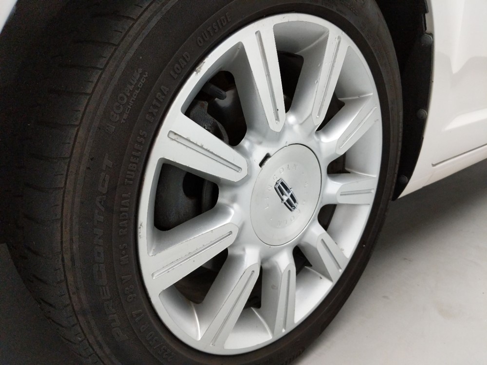 2012 Lincoln MKZ - Wheel