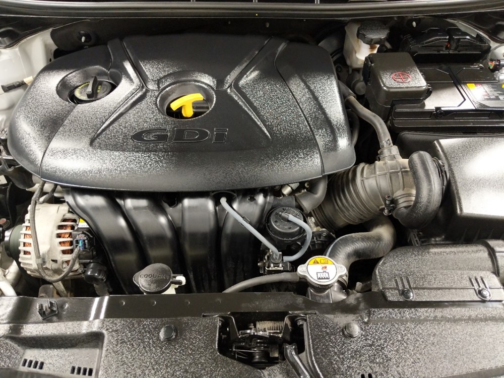 2017 Hyundai Elantra - Engine