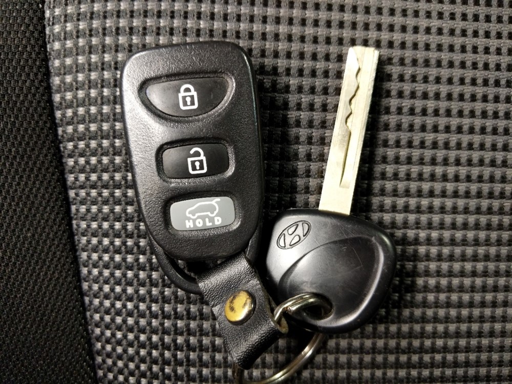 2017 Hyundai Elantra - Keys