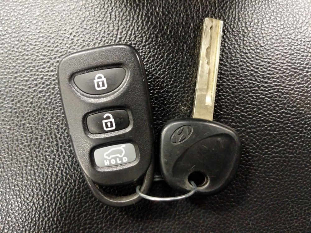 2017 Hyundai Elantra - Keys