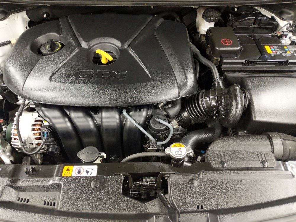 2017 Hyundai Elantra - Engine