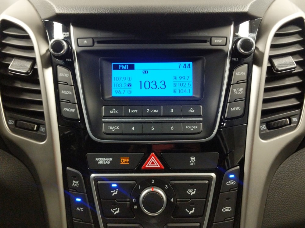 2017 Hyundai Elantra - Stereo Package