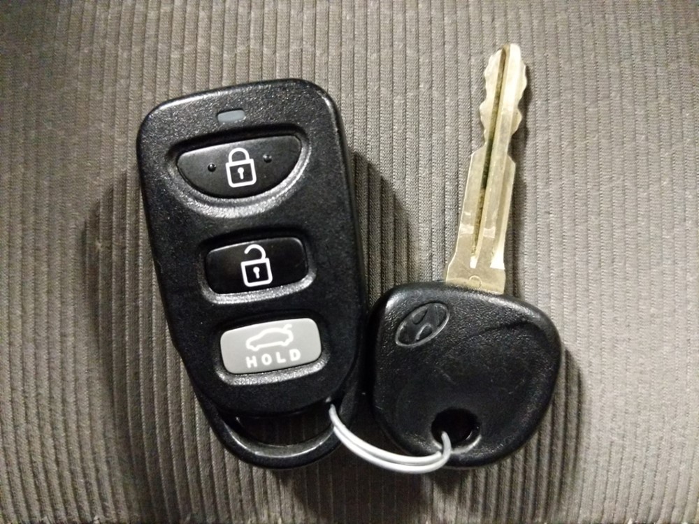 2017 Hyundai Elantra - Keys
