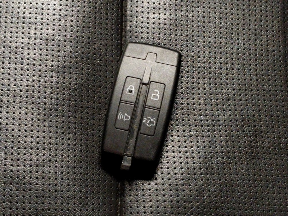 2010 Ford Taurus - Keys
