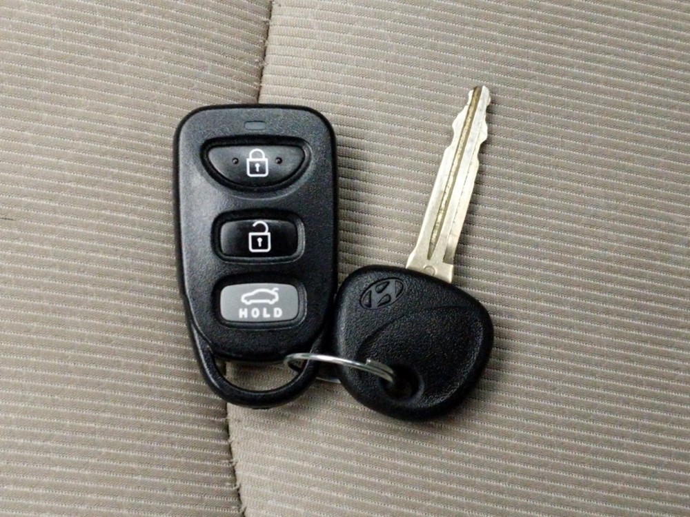 2017 Hyundai Elantra - Keys