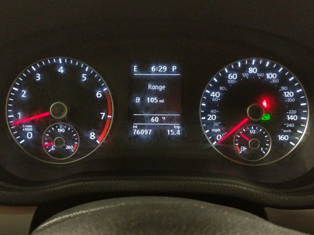 2014 Volkswagen Passat - Odometer Close Up