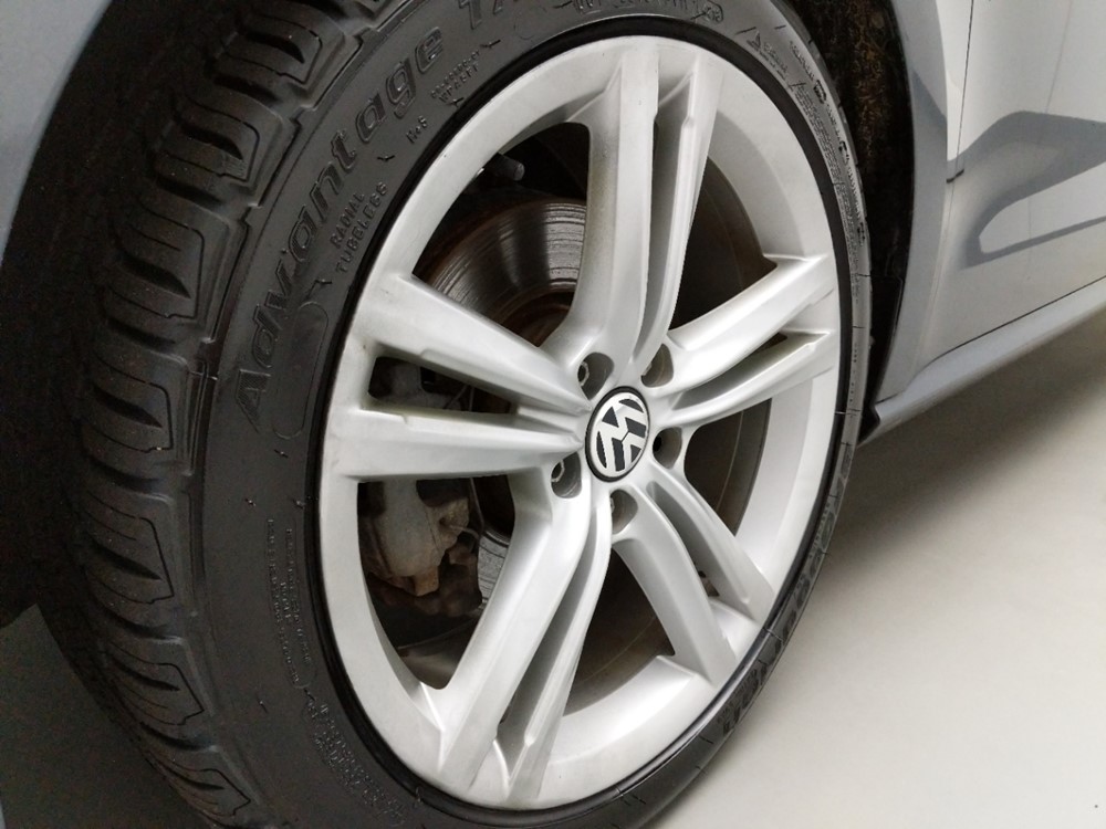 2014 Volkswagen Passat - Wheel