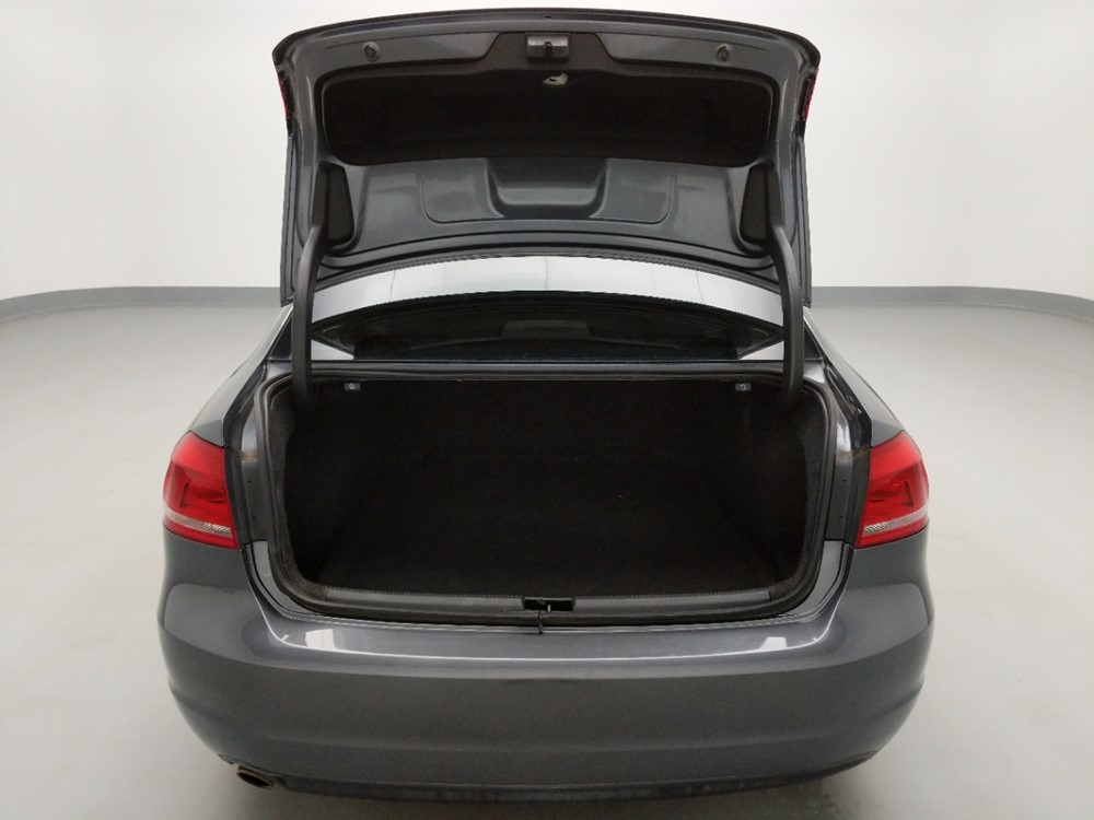 2014 Volkswagen Passat - Trunk