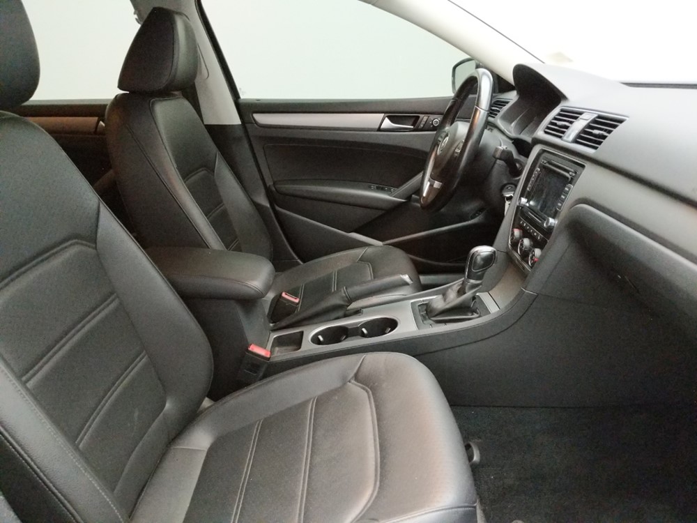 2014 Volkswagen Passat - Passenger Front Seat