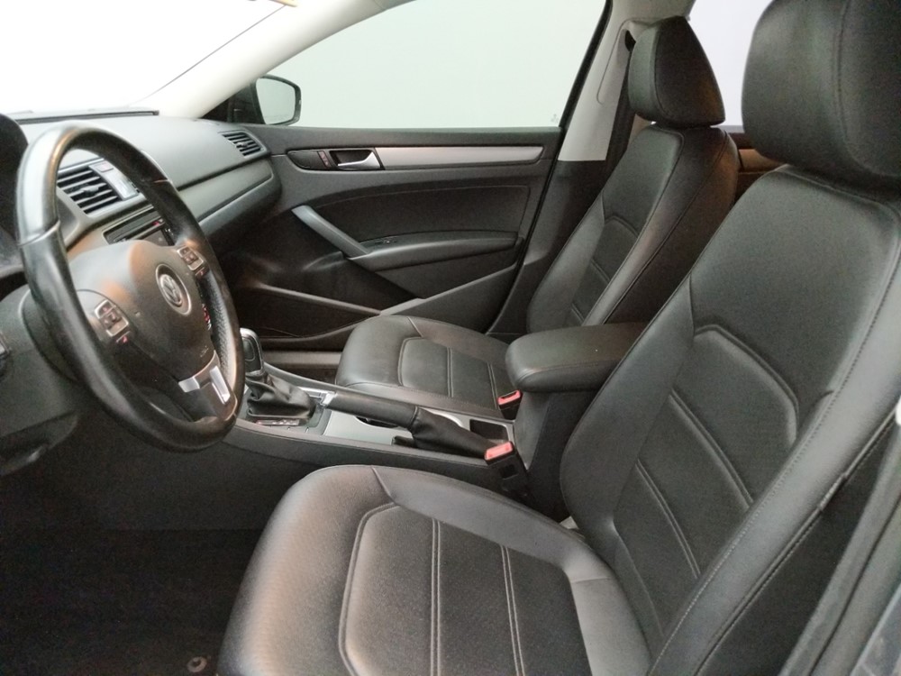 2014 Volkswagen Passat - Driver Front Seat