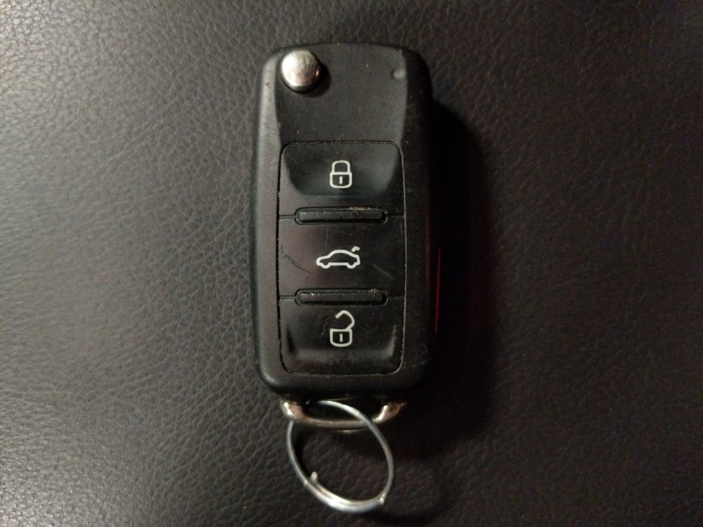 2014 Volkswagen Passat - Keys