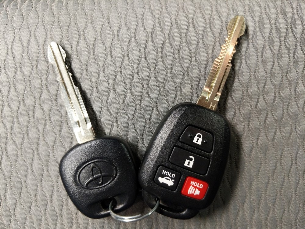 2017 Toyota Corolla - Keys