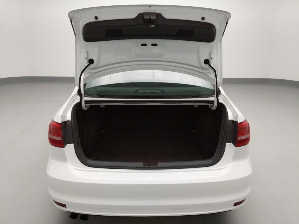 2015 Volkswagen Jetta - Trunk