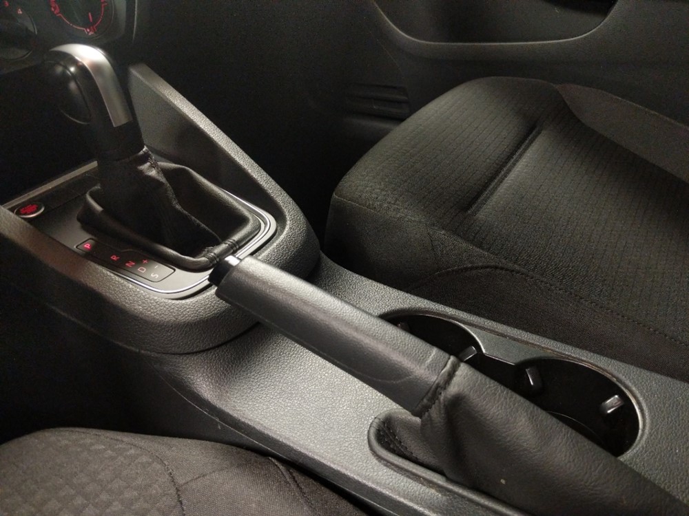 2015 Volkswagen Jetta - Center Console/Cup Holders