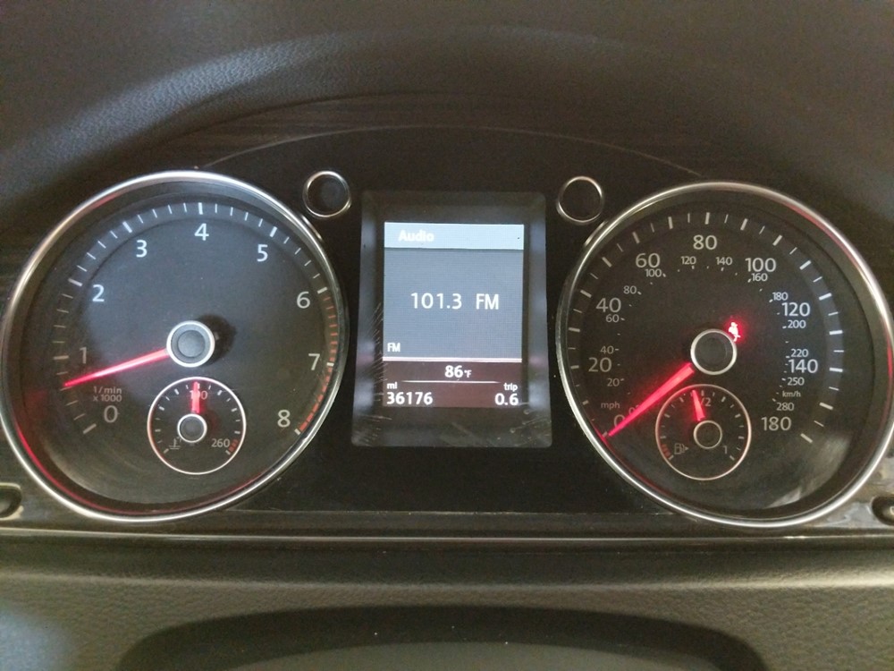 2014 Volkswagen CC - Odometer Close Up