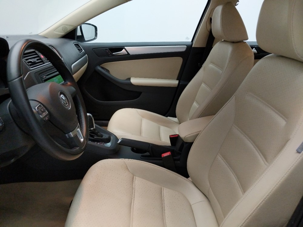 2014 Volkswagen Jetta - Driver Front Seat