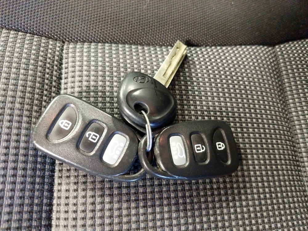 2017 Hyundai Elantra - Keys