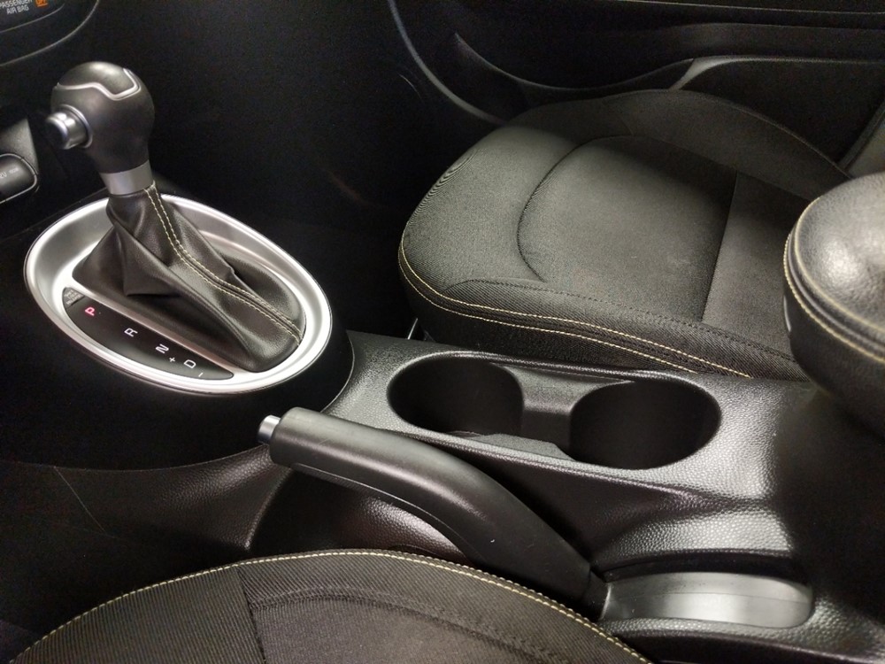 2014 Kia Soul - Center Console/Cup Holders