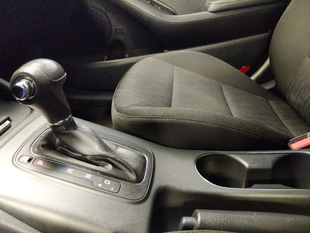 2016 Kia Forte - Center Console/Cup Holders